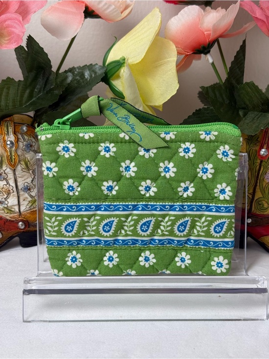 Vera Bradley Handbags - EUC Vera Bradley Green Apple Coin Purse Retired Pattern Vintage - LAST ONE!